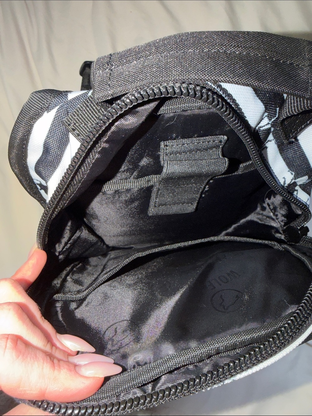 Wolfpak Beetlejuice 9L tactical sling + extra patch - Picture 3 of 4